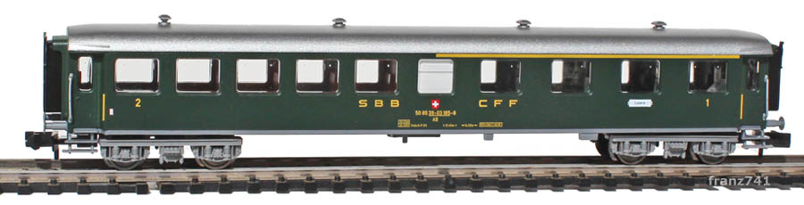 Fleischmann-8138-01-Personenwagen-SBB_1-2Klasse_S1