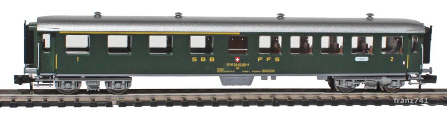 Fleischmann-8138-01-Personenwagen-SBB_1-2Klasse_S2