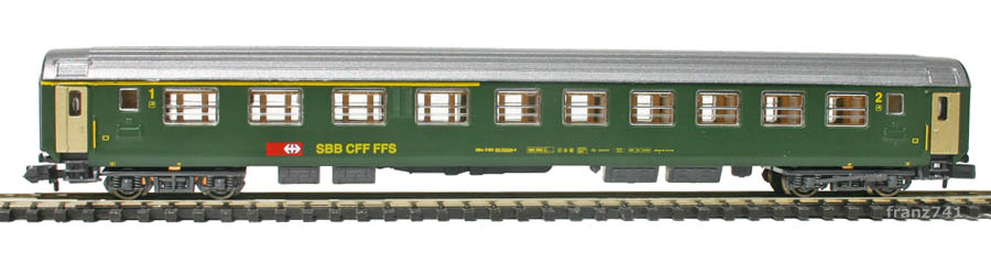 Kato-Hobbytrain-21000-3-Personenwagen-SBB_1-2Klasse