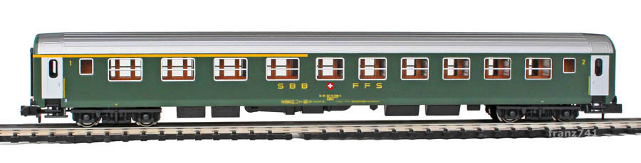 Kato-Hobbytrain-23116-UIC-Personenwagen-SBB_1-2Klasse-1Seite
