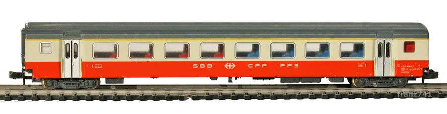 Minitrix-13146-SwissExpress-Personenwagen-SBB-1Klasse