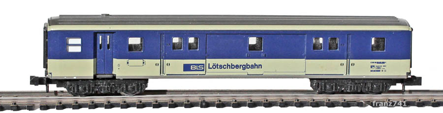 Minitrix-13364-Gepaeckwagen-BLS_S1
